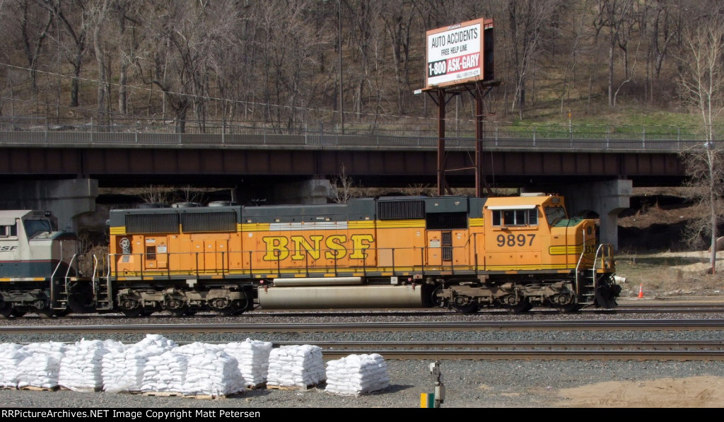 BNSF 9897